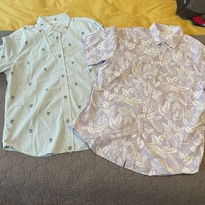 Pair of Banana Republic button-up short sleeve shirts, size medium